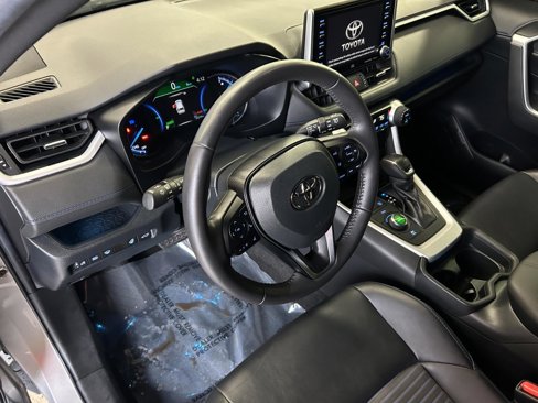 Used 2020 Toyota RAV4 XSE w/ XSE Grade Weather Package image 18