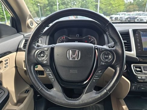 Used 2018 Honda Pilot Touring image 12