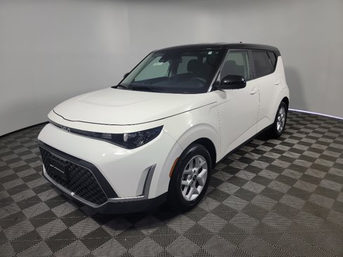 Certified 2023 Kia Soul S image 12