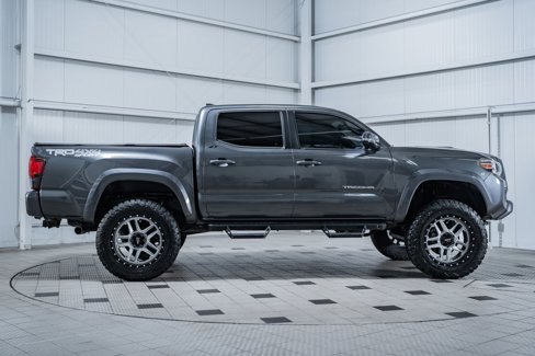 Used 2019 Toyota Tacoma TRD Off-Road image 9