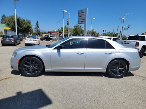 Certified 2022 Chrysler 300 Touring w/ Sport Appearance Package image 9