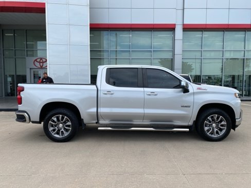 Used 2021 Chevrolet Silverado 1500 LT w/ Texas Edition Plus image 2