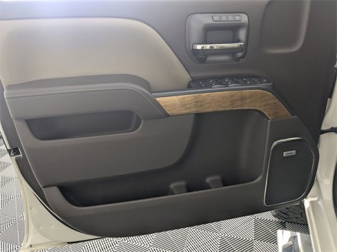 Used 2015 Chevrolet Silverado 1500 LTZ w/ LTZ Plus Package image 10
