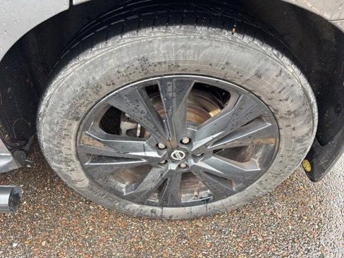Certified 2018 Nissan Pathfinder SL w/ Midnight Edition Package image 20