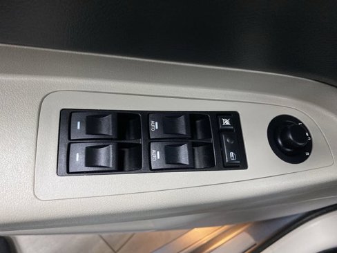 Used 2006 Chrysler 300 SRT8 w/ SRT Option Group II image 25