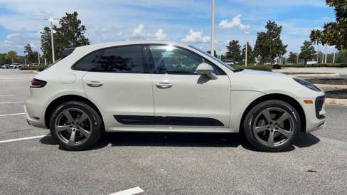 Certified 2024 Porsche Macan image 9