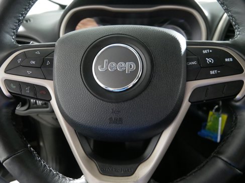 Used 2016 Jeep Cherokee Latitude w/ Cold Weather Group image 25