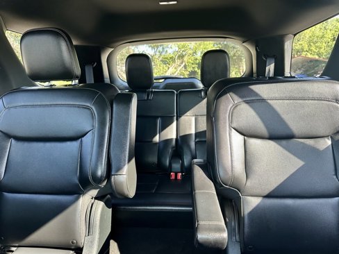 Used 2020 Ford Explorer XLT w/ Equipment Group 202A image 14