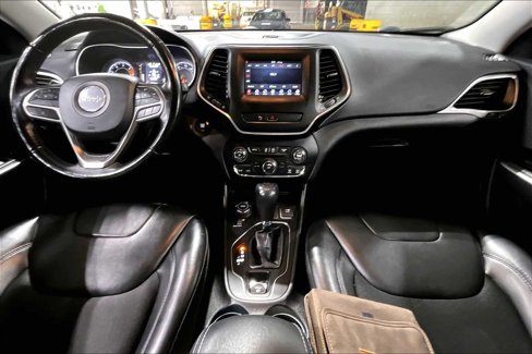 Used 2019 Jeep Cherokee Latitude Plus w/ Cold Weather Group image 15