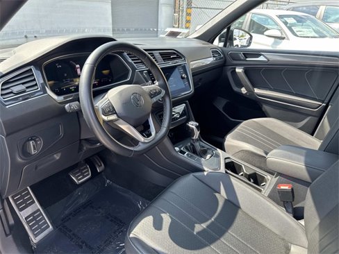 Certified 2023 Volkswagen Tiguan SE R-Line image 17