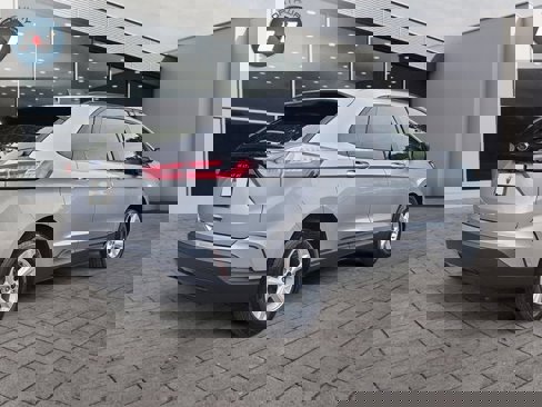 Used 2021 Ford Edge SE image 5