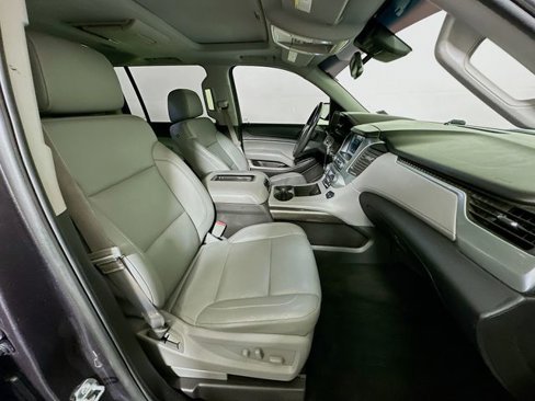 Used 2015 Chevrolet Suburban LT image 31