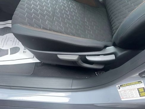 Used 2023 Nissan Kicks SR image 9