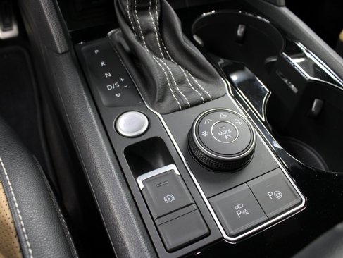Used 2021 Volkswagen Atlas Cross Sport SEL Premium image 63