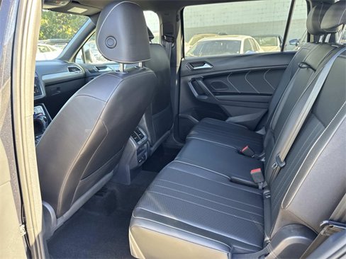 Certified 2022 Volkswagen Tiguan SE R-Line image 11