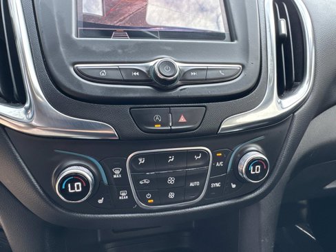Used 2022 Chevrolet Equinox LT image 24