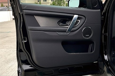 Used 2025 Land Rover Discovery Sport Dynamic SE image 27