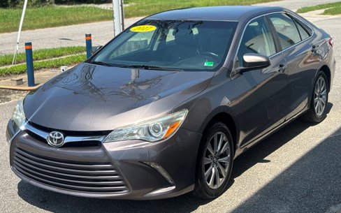 Used 2017 Toyota Camry XLE image 2