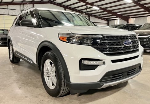 Used 2023 Ford Explorer XLT w/ Equipment Group 202A image 1