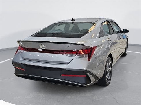 New 2025 Hyundai Elantra Sport image 5