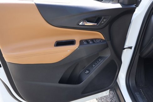 Used 2018 Chevrolet Equinox Premier image 10