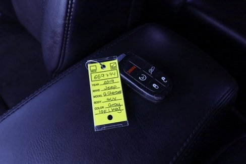 Used 2019 Jeep Grand Cherokee Altitude image 10
