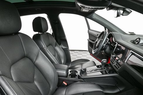 Certified 2024 Porsche Macan image 24