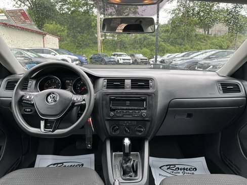 Used 2015 Volkswagen Jetta S image 12