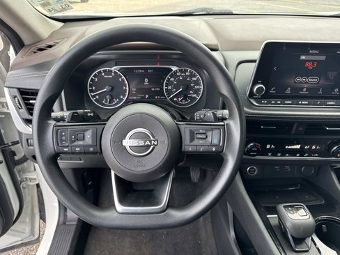 Used 2023 Nissan Rogue SV image 19