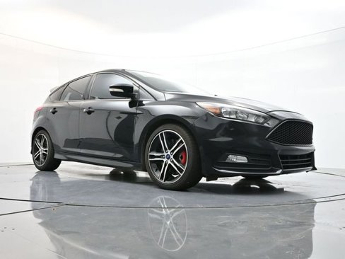 Used 2018 Ford Focus ST image 36