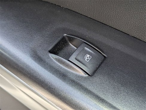 Used 2017 Chevrolet Colorado LT image 34