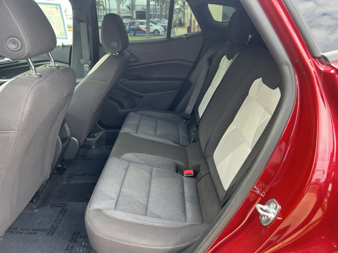 Used 2024 Chevrolet Trax RS w/ Sunroof Package image 9