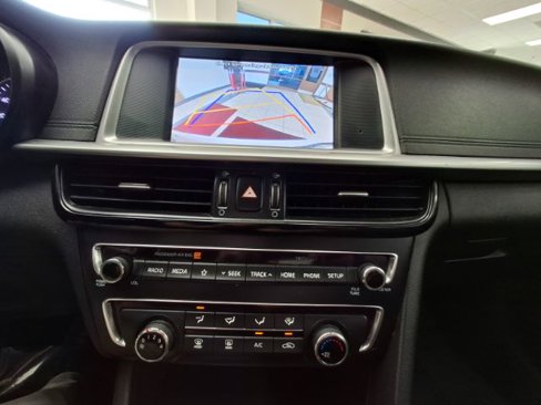 Used 2019 Kia Optima LX image 10