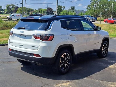 Used 2022 Jeep Compass Limited image 4