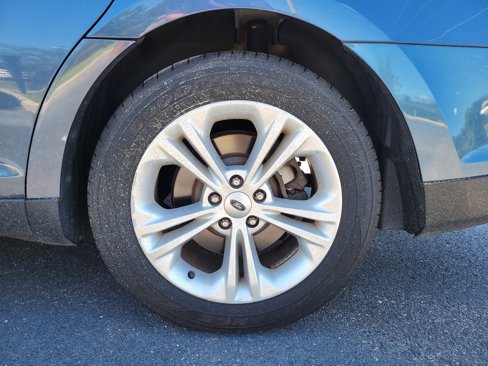 Used 2018 Ford Taurus SEL w/ Equipment Group 201A image 8