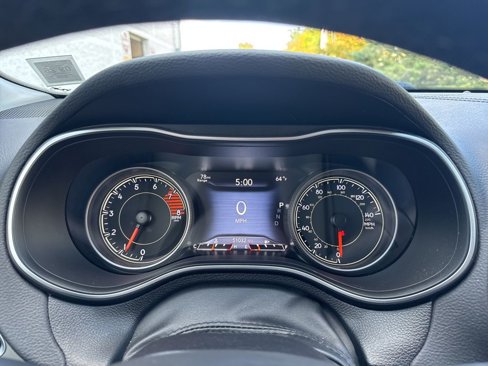 Used 2019 Jeep Cherokee Limited image 26