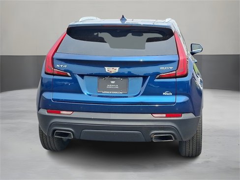 Used 2019 Cadillac XT4 Luxury w/ Cold Weather Package image 5