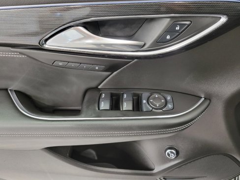 Certified 2022 Buick Envision Essence w/ Sport Touring Package image 26
