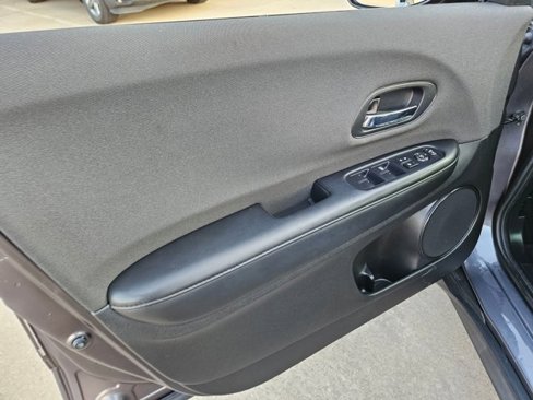 Used 2019 Honda HR-V LX image 13