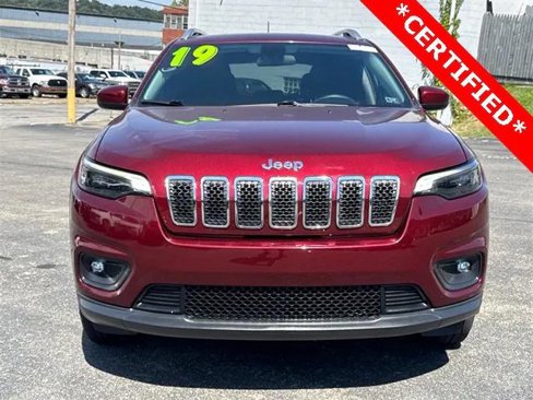 Certified 2019 Jeep Cherokee Latitude Plus w/ Cold Weather Group image 2