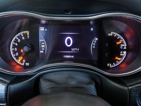 Used 2019 Jeep Grand Cherokee Limited image 21
