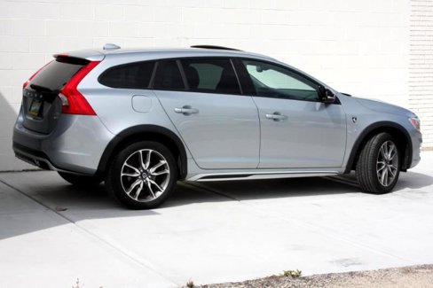 Used 2015 Volvo V60 T5 Cross Country image 6