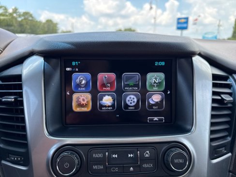 Used 2017 Chevrolet Suburban Premier image 28