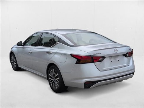 Used 2023 Nissan Altima 2.5 SV image 7