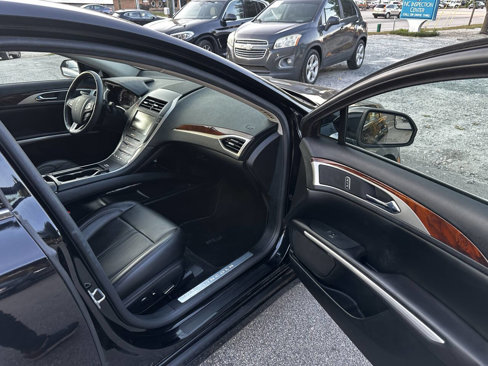 Used 2016 Lincoln MKZ image 18