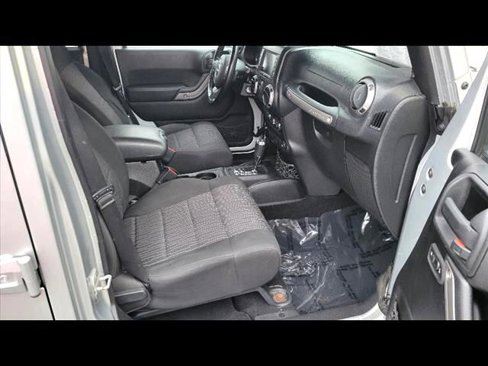 Used 2012 Jeep Wrangler Unlimited Sport image 15