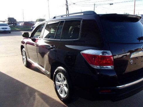 Used 2012 Toyota Highlander FWD image 3