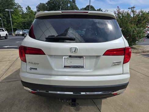 Used 2018 Honda Pilot Touring image 6