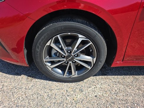Used 2024 Kia Forte LXS w/ LXS Technology Package image 9
