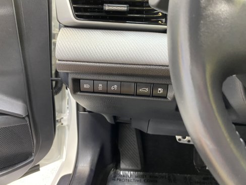 Used 2025 Toyota Camry SE image 35